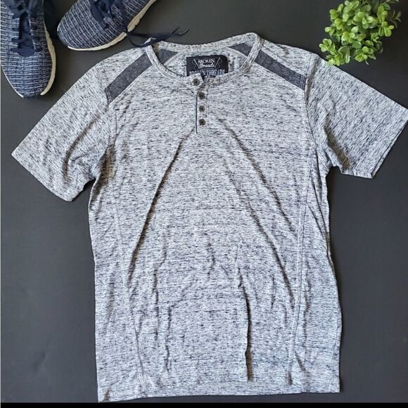 Broken threads Grey Shirt - Picture 1 of 7